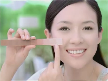 Garnier - face to camera